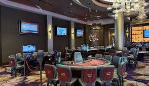 keris4d2 platform interface showing live-dealer table and sportsbook markets